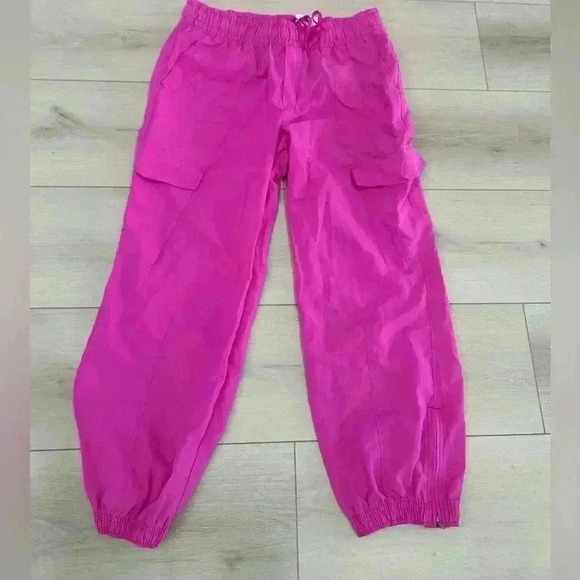 Old Navy Fuchsia Joggers - Picture 4 of 10